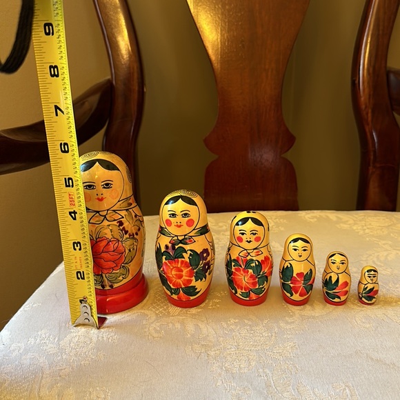 Vintage hand-painted Russian Matryoshka Doll nesting set, 6 total - Picture 4 of 11